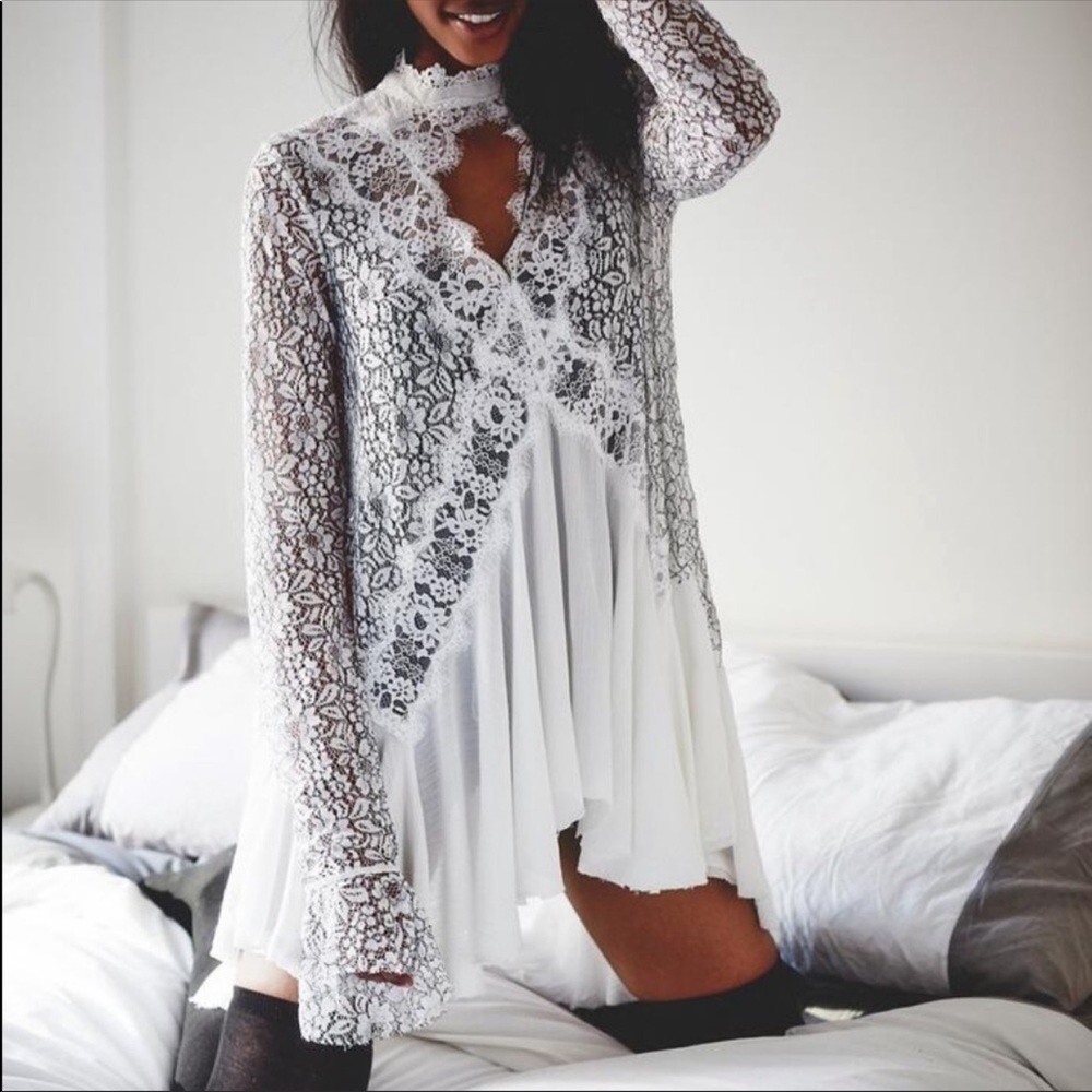 White Lace Long-Sleeve Mini Dress with Pleated Skirt